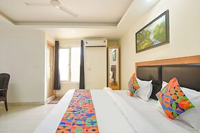 Fabhotel Mahal