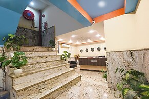 Fabhotel Mahal