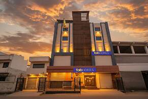 Fabhotel Mahal