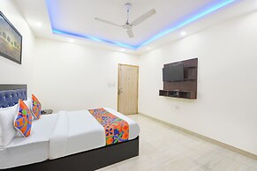 Fabhotel Mahal