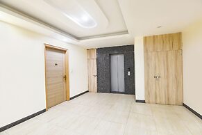 Fabhotel Mahal