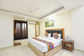 Fabhotel Mahal