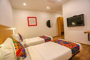 Fabhotel Mahal