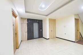 Fabhotel Mahal