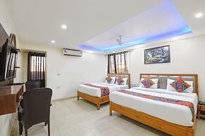 Fabhotel Mahal