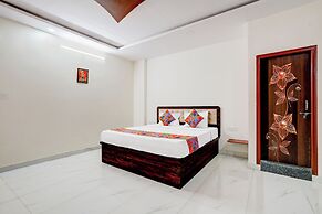 Fabhotel Royal Garuda Palace
