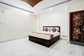 Fabhotel Royal Garuda Palace