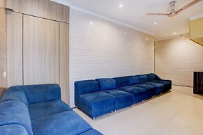 Fabhotel Abrol Suites