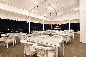 Fabhotel Blu Mark