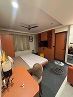 Fabhotel Hostique Stays