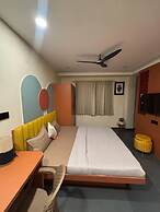 Fabhotel Hostique Stays