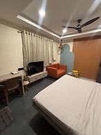 Fabhotel Hostique Stays