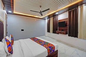 Fabhotel Tuesday Suits 121