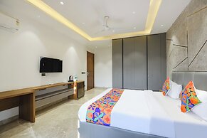 Fabhotel Ivory Leaf