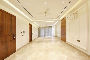 Fabhotel Ivory Leaf