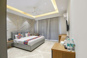 Fabhotel Ivory Leaf