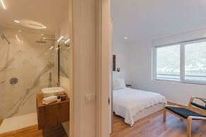 Villa Regina Retreat With Pool & Lake View