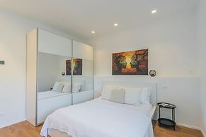 Villa Regina Retreat With Pool & Lake View
