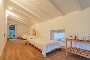 Villa Regina Retreat With Pool & Lake View