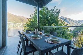 Villa Regina Retreat With Pool & Lake View