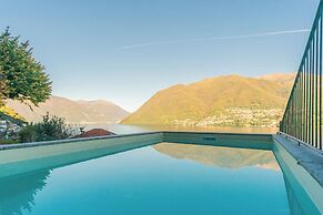 Villa Regina Retreat With Pool & Lake View