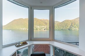 Villa Regina Retreat With Pool & Lake View