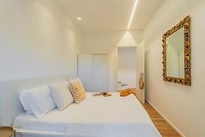 Villa Regina Retreat With Pool & Lake View