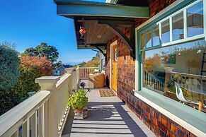 Golden Gate & Sunset Views! Classic Berkeley Home