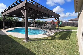 4BR Retreat w/ Backyard Oasis - Pool & Patio