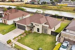 4BR Retreat w/ Backyard Oasis - Pool & Patio