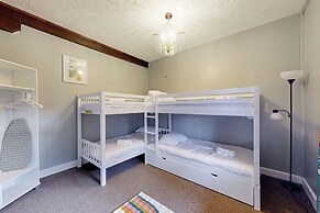Dog-friendly, Riverfront 10br w/ Games Galore