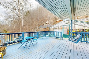 Dog-friendly, Riverfront 10br w/ Games Galore