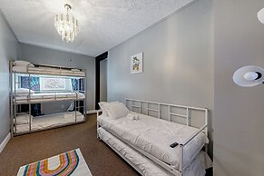 Dog-friendly, Riverfront 10br w/ Games Galore