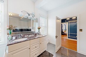 Dog-friendly, Riverfront 10br w/ Games Galore