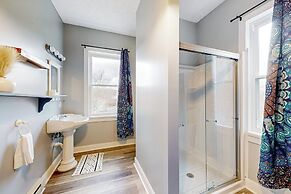 Dog-friendly, Riverfront 10br w/ Games Galore