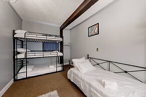 Dog-friendly, Riverfront 10br w/ Games Galore