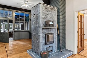 Dog-friendly, Riverfront 10br w/ Games Galore