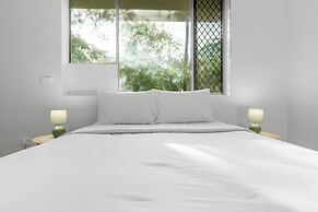 Zen Crescent Sanctuary Cozy - Modern - Unique