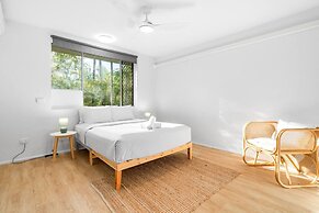 Zen Crescent Sanctuary Cozy - Modern - Unique