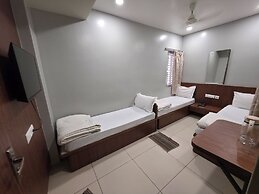 Shree Dham Palace