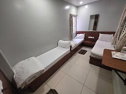 Shree Dham Palace