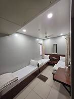 Shree Dham Palace