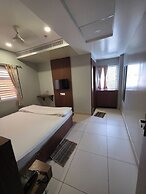 Shree Dham Palace