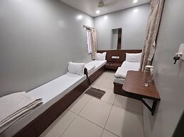 Shree Dham Palace