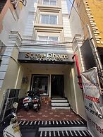 Shree Dham Palace