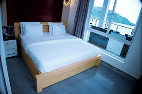 Kivu hilltop Beach  Hotel & Apartment
