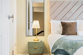 Urban Elegance 5-Bed Glasgow Home