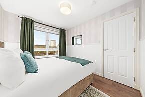 Urban Elegance 5-Bed Glasgow Home