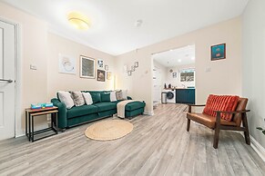 Urban Elegance 5-Bed Glasgow Home