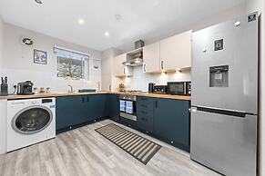 Urban Elegance 5-Bed Glasgow Home